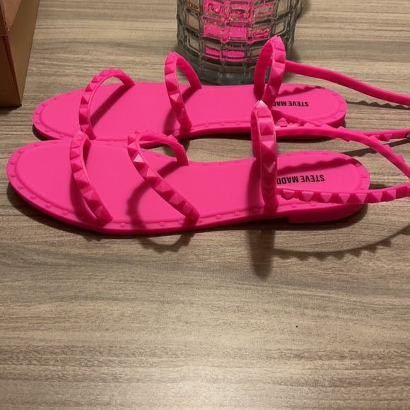 steve madden jelly sandals